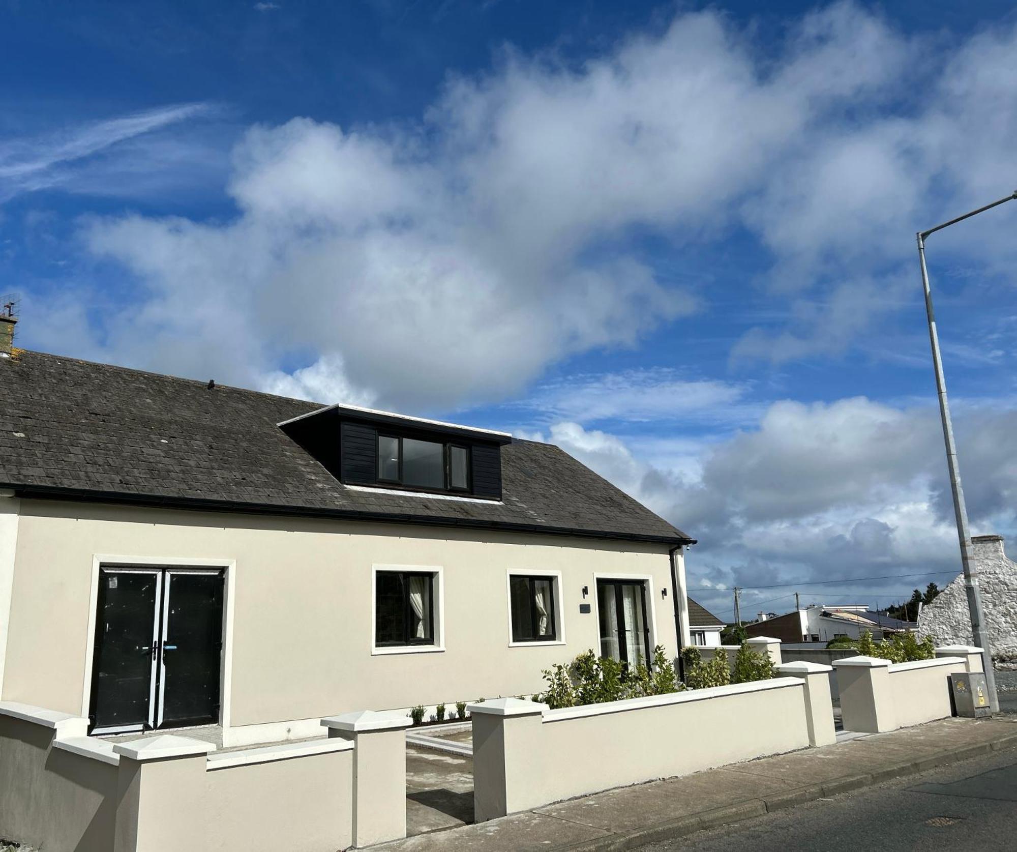 House On Main Street Bunbeg Villa Gweedore Bagian luar foto
